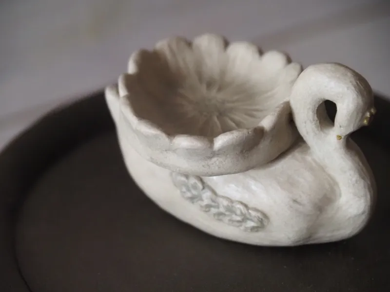 手のひらサイズのオブジェ『白鳥のキャンドル置き』