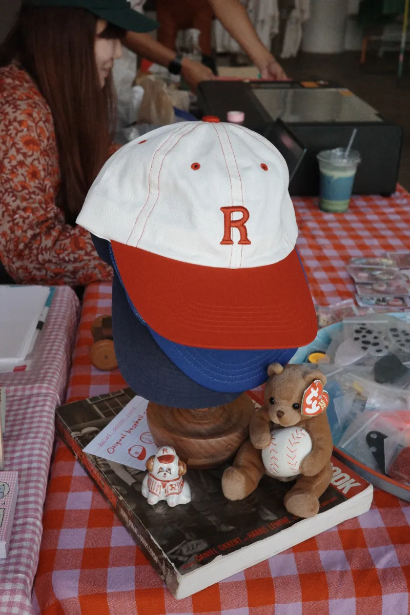 当店の系列店、「Relief coffee stand」のオリジナルキャップ。