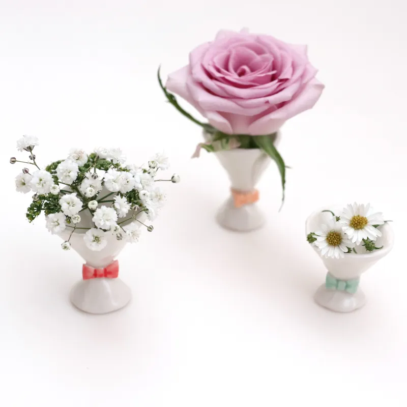 小さな花束の花器