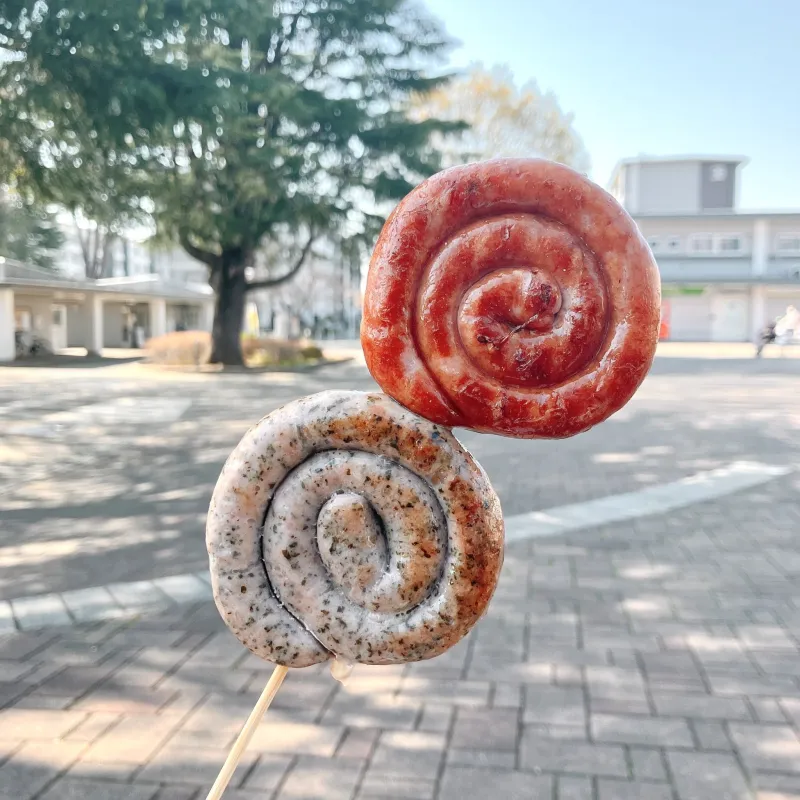 2種類の異なる味のソーセージ・Wうずまきちゃん