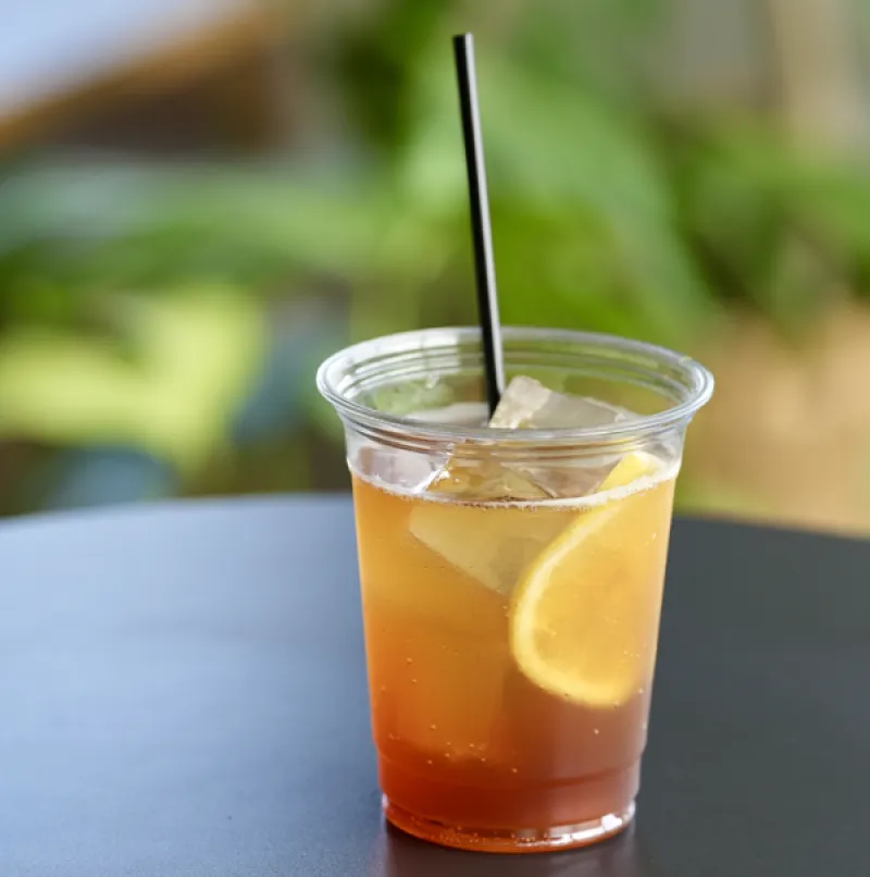 紅茶と自家製レモンシロップのさっぱりティーソーダ。