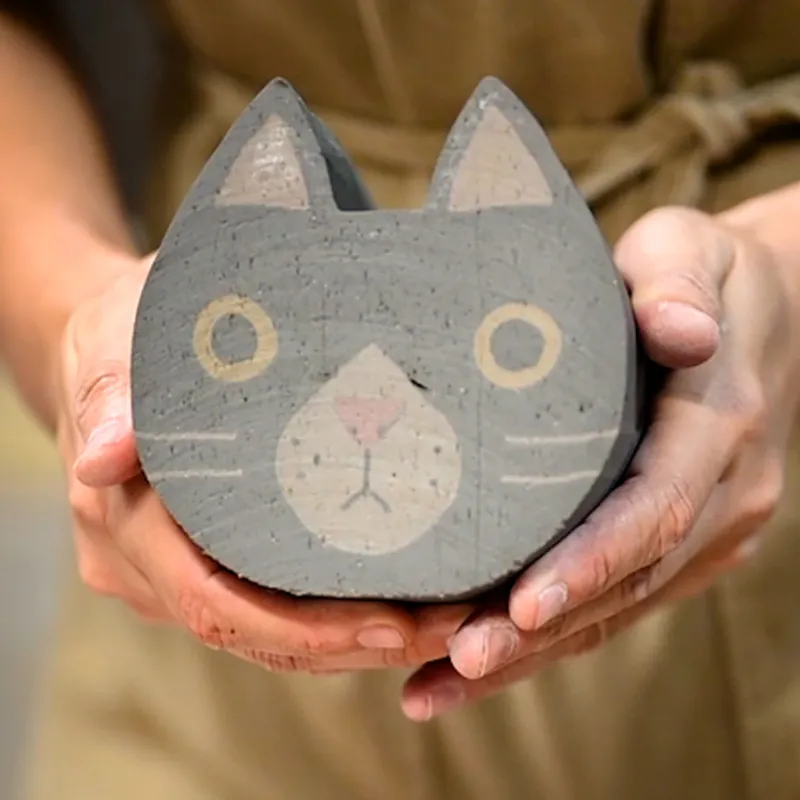 粘土の塊をスライスしたあと（7枚目の画像が完成品・こちらは粘土の状態）