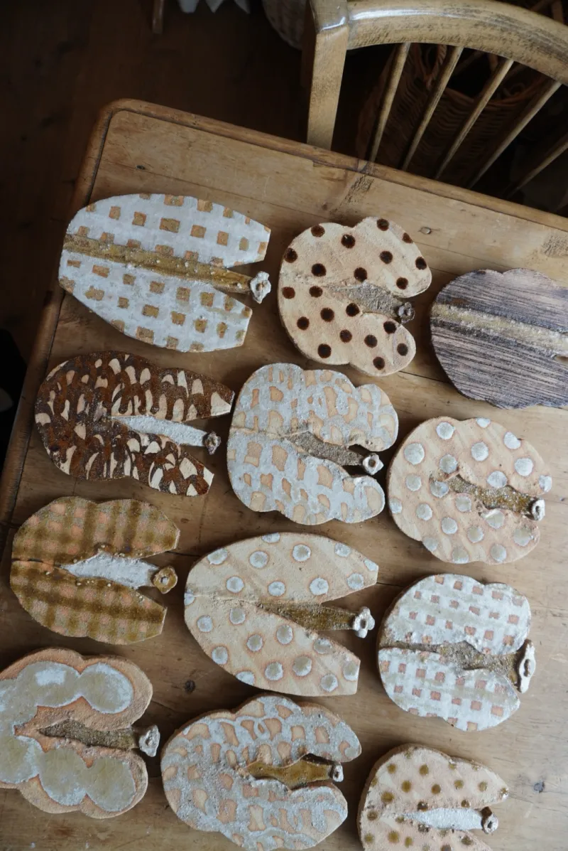 tocohana ceramicsと言えば陶板って思って下さる方もおられるくらい、たくさんにお選び頂いている作品です。