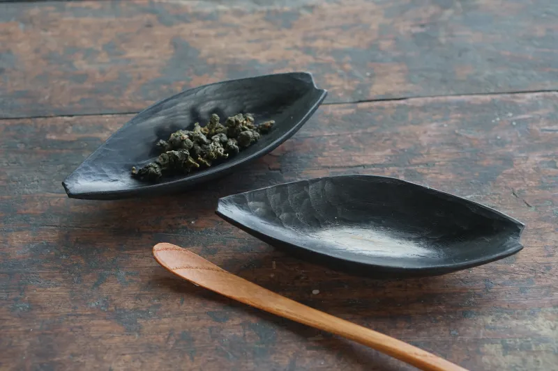 漆塗りの茶合。自宅ではおつまみ用の器としても使用している。