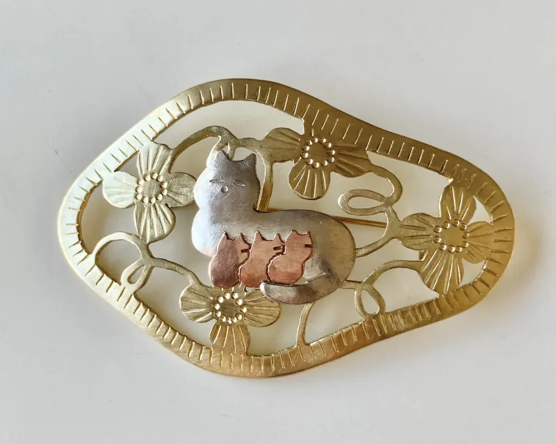 小林 優衣