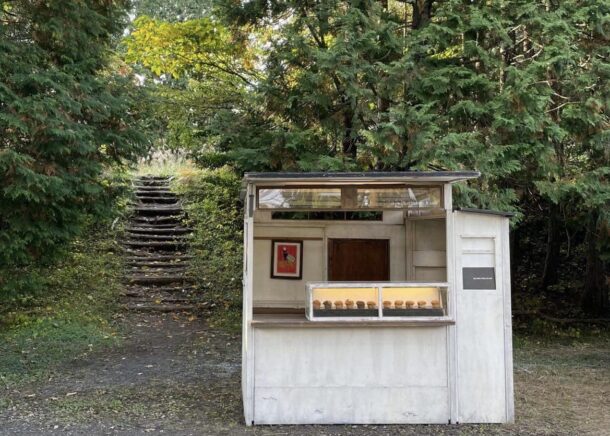 ヴィンテージな小屋がシンボルのマフィン屋さん
